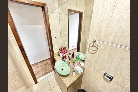 Casa à venda com 216m², 4 quartos e 1 vaga Casa à venda com 216m², 4 quartos e 1 vagaBanheiro