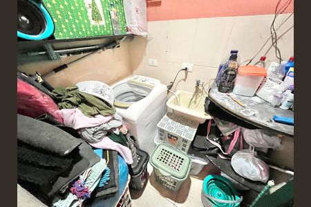 Casa à venda com 216m², 4 quartos e 1 vaga Casa à venda com 216m², 4 quartos e 1 vagaLavanderia