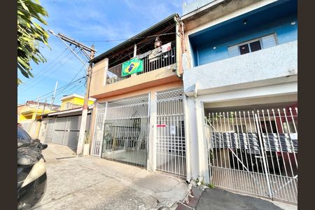 Casa à venda com 216m², 4 quartos e 1 vaga Casa à venda com 216m², 4 quartos e 1 vagaFachada