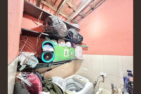 Casa à venda com 216m², 4 quartos e 1 vaga Casa à venda com 216m², 4 quartos e 1 vagaLavanderia