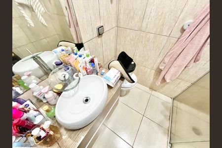 Casa à venda com 216m², 4 quartos e 1 vaga Casa à venda com 216m², 4 quartos e 1 vagaBanheiro da Suíte