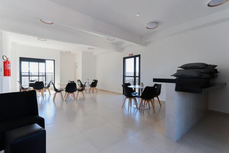 Apartamento para alugar com 26m², 1 quarto e sem vaga Apartamento para alugar com 26m², 1 quarto e sem vagaÁrea comum - Salão de festas