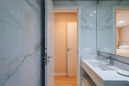 Apartamento à venda com 54m², 2 quartos e 1 vaga Apartamento à venda com 54m², 2 quartos e 1 vagaBanheiro da Suíte