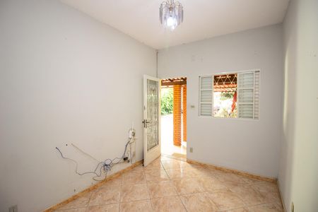 Sala de casa à venda com 2 quartos, 88m² em Bom Jesus, Contagem
