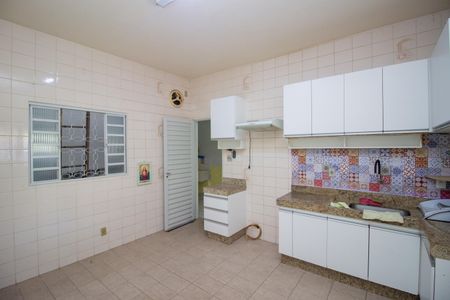 Casa à venda com 88m², 2 quartos e 2 vagas Casa à venda com 88m², 2 quartos e 2 vagasCozinha