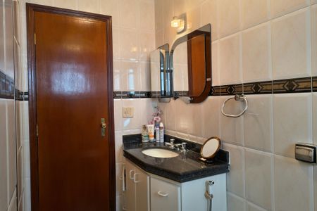Apartamento para alugar com 112m², 2 quartos e 1 vaga Apartamento para alugar com 112m², 2 quartos e 1 vagaBanheiro da Suíte