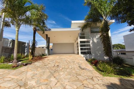 Casa de condomínio para alugar com 185m², 3 quartos e 4 vagasFachada