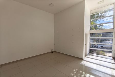 Sala de casa de condomínio para alugar com 3 quartos, 185m² em Swiss Park, Campinas