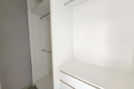 Casa de condomínio para alugar com 185m², 3 quartos e 4 vagasCloset Suíte 3