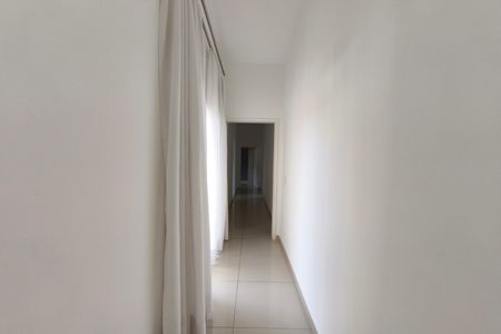 Corredor - Quartos de casa de condomínio para alugar com 3 quartos, 185m² em Swiss Park, Campinas