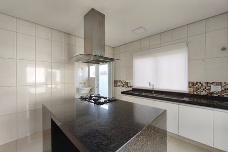 Casa de condomínio para alugar com 185m², 3 quartos e 4 vagasCozinha