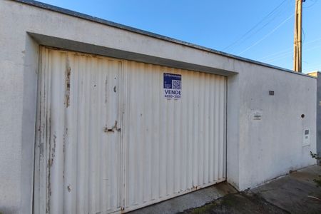 Casa à venda com 285m², 2 quartos e 2 vagas Casa à venda com 285m², 2 quartos e 2 vagasPLACA INSTALADA NA FACHADA