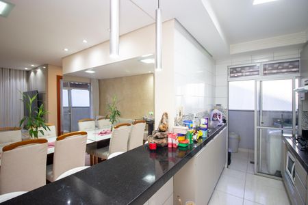 Apartamento para alugar com 70m², 2 quartos e 1 vaga Apartamento para alugar com 70m², 2 quartos e 1 vagaCozinha e Área de Serviço