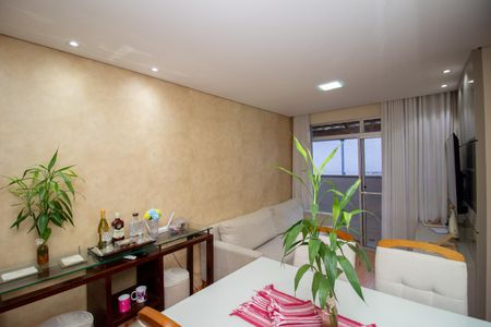 Sala de apartamento para alugar com 2 quartos, 70m² em Europa, Contagem