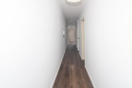 Casa para alugar com 205m², 4 quartos e 1 vaga Casa para alugar com 205m², 4 quartos e 1 vagaCorredor