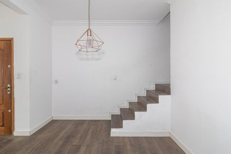 Casa para alugar com 205m², 4 quartos e 1 vaga Casa para alugar com 205m², 4 quartos e 1 vagaSala