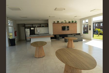 Casa de condomínio para alugar com 84m², 2 quartos e 2 vagas Casa de condomínio para alugar com 84m², 2 quartos e 2 vagasÁrea comum - Salão de festas