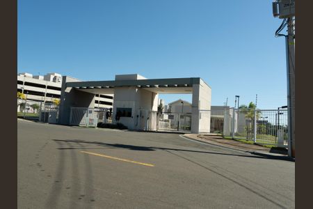 Casa de condomínio para alugar com 84m², 2 quartos e 2 vagas Casa de condomínio para alugar com 84m², 2 quartos e 2 vagasFachada e portaria