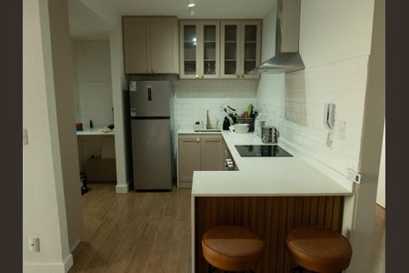 Cozinha de casa de condomínio para alugar com 2 quartos, 84m² em Balneário Tropical, Paulínia