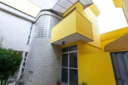 Casa de condomínio à venda com 100m², 3 quartos e 1 vaga Casa de condomínio à venda com 100m², 3 quartos e 1 vagaFachada