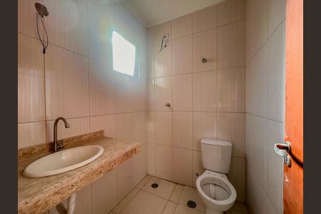 Casa de condomínio para alugar com 96m², 3 quartos e 2 vagas Casa de condomínio para alugar com 96m², 3 quartos e 2 vagasBanheiro da Suíte