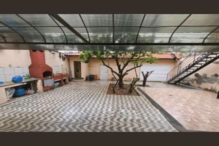 Área externa de casa para alugar com 4 quartos, 260m² em Padre Miguel, Rio de Janeiro