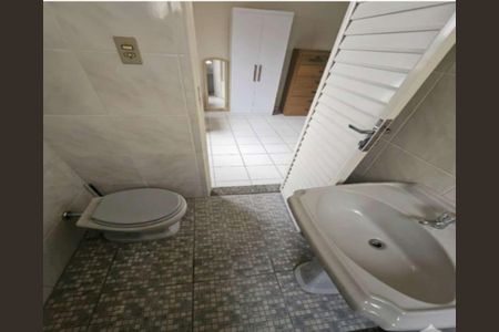 Banheiro de casa para alugar com 4 quartos, 260m² em Padre Miguel, Rio de Janeiro
