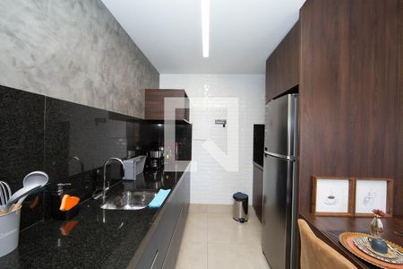 Cozinha de apartamento para alugar com 1 quarto, 40m² em Cruzeiro, Belo Horizonte