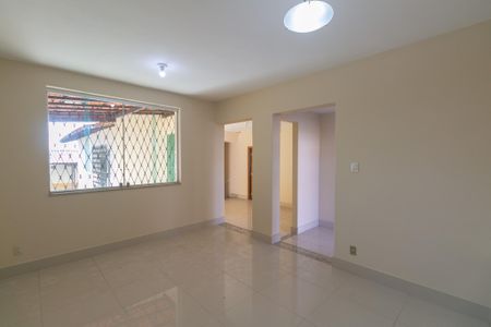 Casa à venda com 4 quartos, 360m² em Planalto, Belo Horizonte