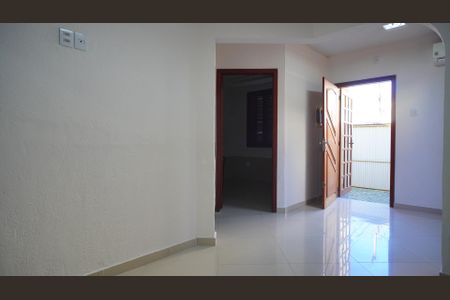 Sala  de casa para alugar com 2 quartos, 75m² em Santa Maria Goretti, Porto Alegre