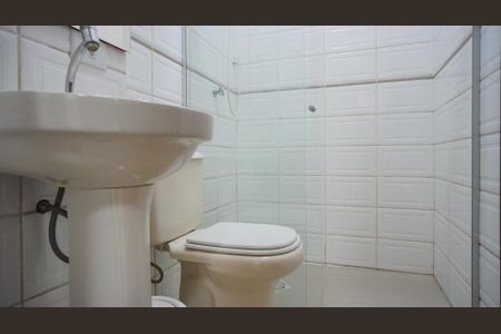 Casa para alugar com 75m², 2 quartos e 1 vaga Casa para alugar com 75m², 2 quartos e 1 vagaBanheiro