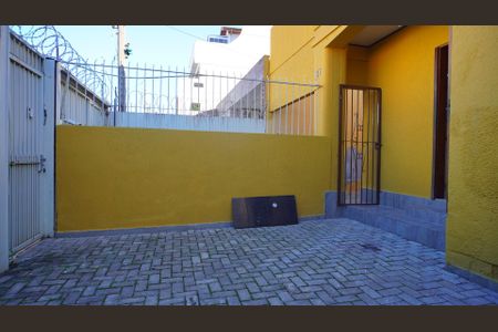 Casa para alugar com 75m², 2 quartos e 1 vaga Casa para alugar com 75m², 2 quartos e 1 vagaPátio
