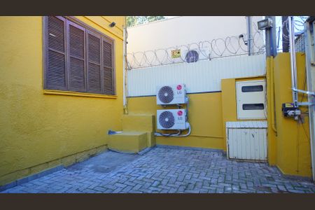 Casa para alugar com 75m², 2 quartos e 1 vaga Casa para alugar com 75m², 2 quartos e 1 vagaPátio/ garagem