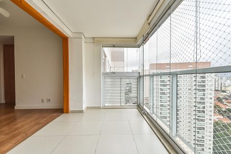 Apartamento à venda com 76m², 2 quartos e 2 vagas Apartamento à venda com 76m², 2 quartos e 2 vagasVaranda