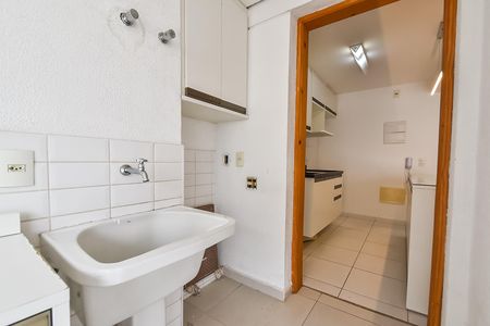 Apartamento à venda com 76m², 2 quartos e 2 vagas Apartamento à venda com 76m², 2 quartos e 2 vagasÁrea de serviço