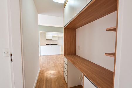 Apartamento à venda com 76m², 2 quartos e 2 vagas Apartamento à venda com 76m², 2 quartos e 2 vagasCorredor/escritório
