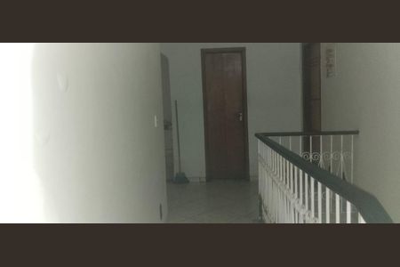 Casa de condomínio à venda com 317m², 6 quartos e 4 vagas Casa de condomínio à venda com 317m², 6 quartos e 4 vagasCorredor