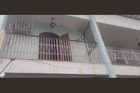Casa de condomínio à venda com 317m², 6 quartos e 4 vagas Casa de condomínio à venda com 317m², 6 quartos e 4 vagasÁrea externa
