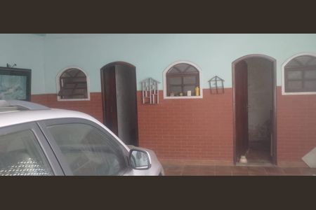 Casa de condomínio à venda com 317m², 6 quartos e 4 vagas Casa de condomínio à venda com 317m², 6 quartos e 4 vagasÁrea externa