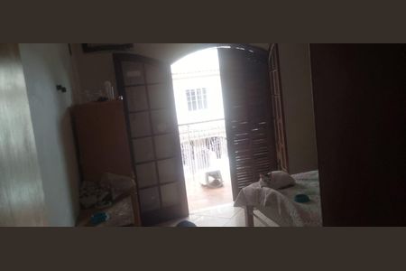 Casa de condomínio à venda com 317m², 6 quartos e 4 vagas Casa de condomínio à venda com 317m², 6 quartos e 4 vagasQuarto