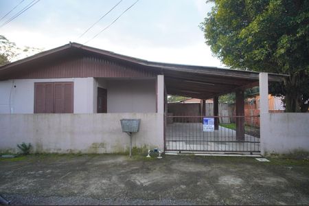 Casa para alugar com 100m², 3 quartos e 2 vagasFachada