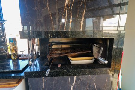 Apartamento à venda com 180m², 3 quartos e 2 vagas Apartamento à venda com 180m², 3 quartos e 2 vagasChurrasqueira