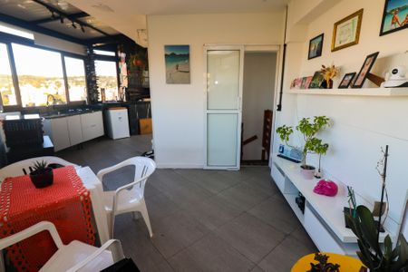 Apartamento à venda com 180m², 3 quartos e 2 vagas Apartamento à venda com 180m², 3 quartos e 2 vagasSala de TV