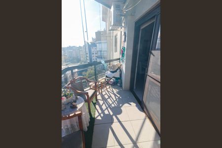 Apartamento à venda com 180m², 3 quartos e 2 vagas Apartamento à venda com 180m², 3 quartos e 2 vagasSacada da Sala