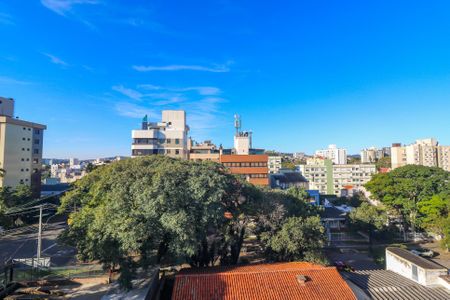 Apartamento à venda com 180m², 3 quartos e 2 vagas Apartamento à venda com 180m², 3 quartos e 2 vagasVista da Sacada