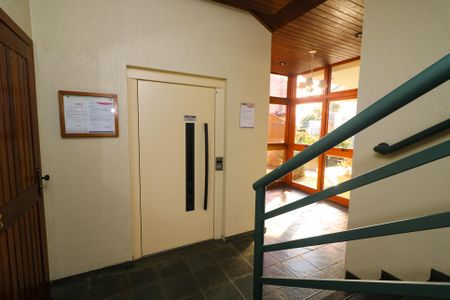 Apartamento à venda com 180m², 3 quartos e 2 vagas Apartamento à venda com 180m², 3 quartos e 2 vagasÁrea comum - Hall de entrada