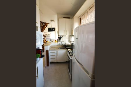 Apartamento à venda com 180m², 3 quartos e 2 vagas Apartamento à venda com 180m², 3 quartos e 2 vagasCozinha e Área de Serviço