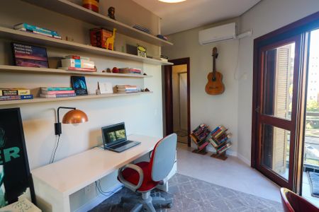 Apartamento à venda com 180m², 3 quartos e 2 vagas Apartamento à venda com 180m², 3 quartos e 2 vagasSuíte 1