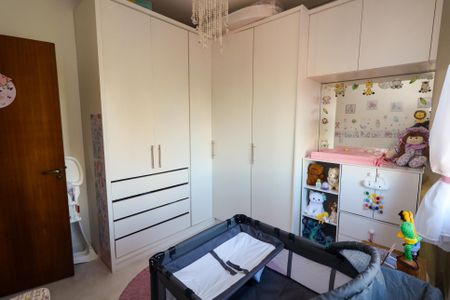 Apartamento à venda com 180m², 3 quartos e 2 vagas Apartamento à venda com 180m², 3 quartos e 2 vagasQuarto