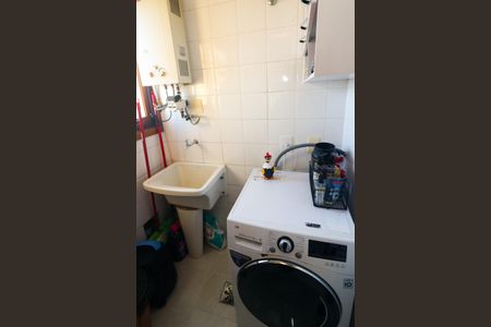 Apartamento à venda com 180m², 3 quartos e 2 vagas Apartamento à venda com 180m², 3 quartos e 2 vagasCozinha e Área de Serviço